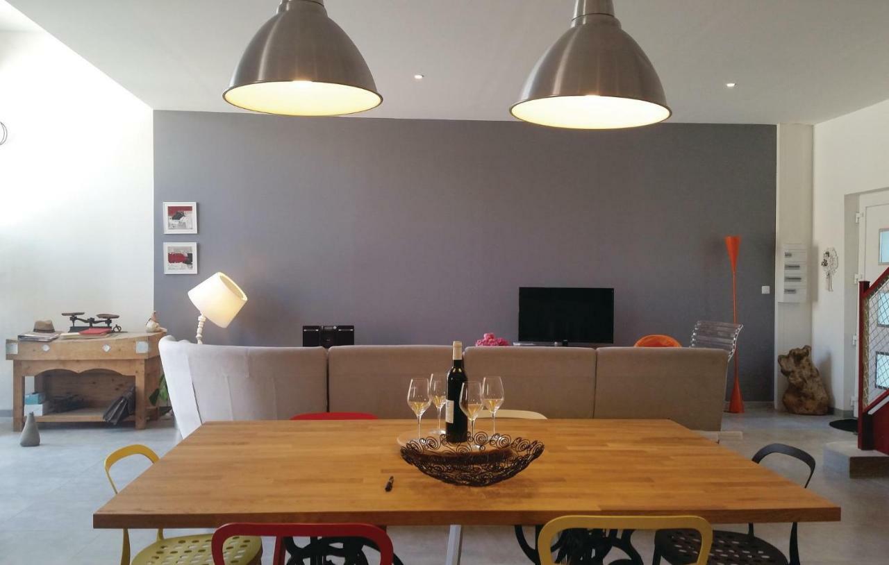 2 Bedroom Amazing Home In Narbonne Extérieur photo